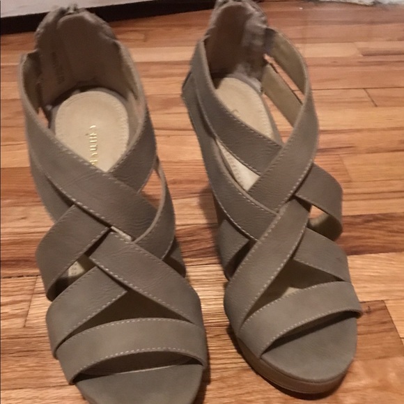 NWOB Taupe wedges size 8.5 (EUR 39) - Picture 2 of 7